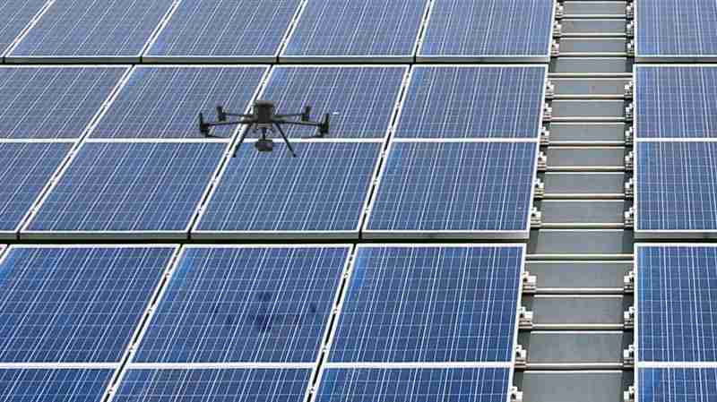 彩运网以无人机搭配IR Sensor热显像技术进行全方面模块健检，，，有效降低人力成本并提升发电量