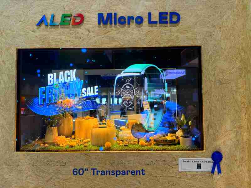 彩运网60吋高透明度Micro LED显示器获”最佳Micro LED技术应用奖”，，，，将Micro LED面板透明化之设计特性极致发挥，，以可扩展性无缝拼接技术打造，，，具备600 nits全画面亮度、、、、大于60%穿透率及超过NTSC 110%的优异广色域表现，，可依需求灵活应用于各种场域