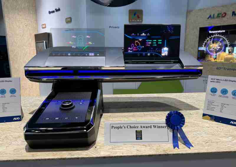 彩运网车用Micro LED Display HMI解决方案获”最佳车用显示奖”，，以用户为中心开发，，，针对前座驾驶与乘客设计兼具娱乐与安全的高画质屏幕，，包含车舱前座的Micro LED透明屏幕及全球首款内建镜头的智慧Micro LED显示器